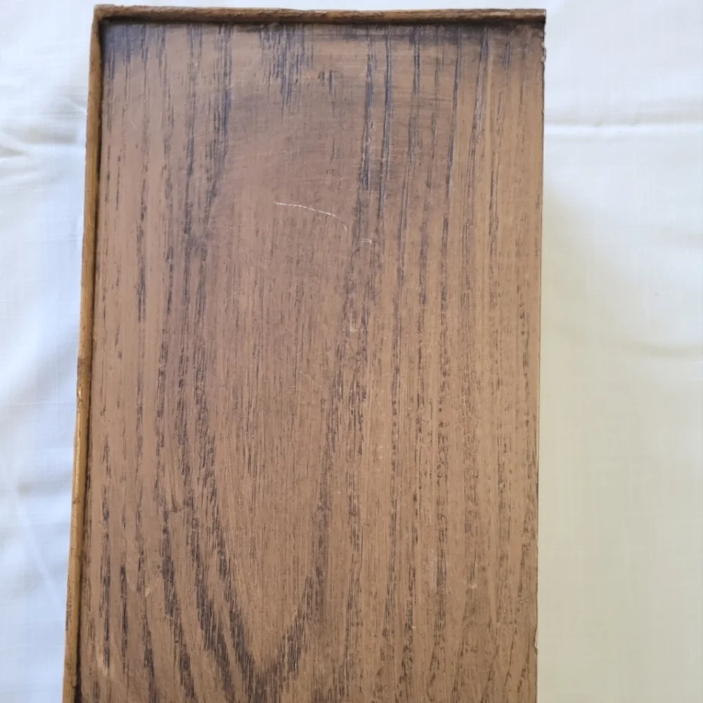 Vintage Faux Wood Dest Organizer. Beautiful Carved Design 1960's-70's - Picture 3 of 10